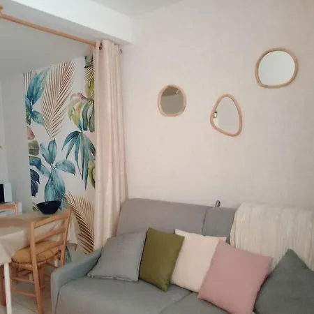 Apartment Remblai, Port, Commerces *