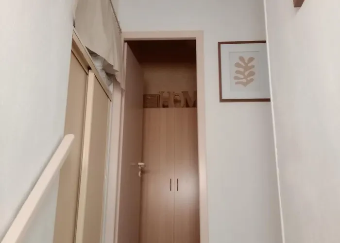 Remblai, Port, Commerces * 莱萨布勒-多洛讷